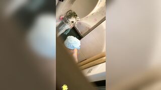 quay lén cô bạn phòng bên đi tắm