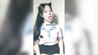 linh đan THPT 2k9 móc lồn tay đầy thủy dâm đem khoe ny