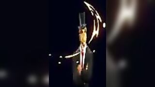 cô gái quàng khăn đỏ bị sói đụ vào bím
