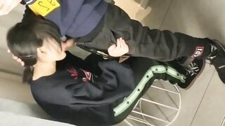 Tội nhỏ em họ, cứ đến nhà là bị lôi ra bú