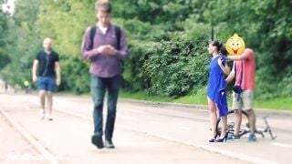 Lột đồ Jeny ngoài người đông người