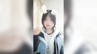 THỎ CON NGỐC NGHẾCH