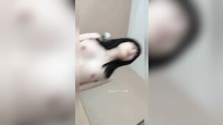 TÚM TÓC, ĐỊT E, LÊN BỜ XUỐNG RUỘNG