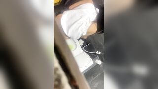 siêu phẩm quay lén các em xinh đi đái nhìn thật thích mắt - phần 10