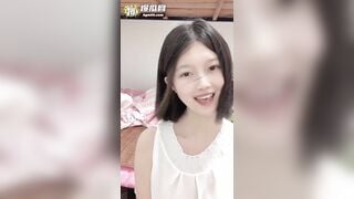 em sinh viên năm nhất quay clip thủ dâm bán kiếm tiền