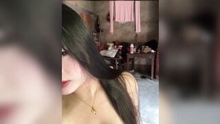 Gái dâm vú to lồn múp khoe hàng thủ dâm