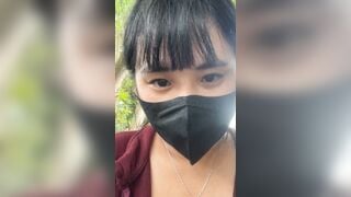 Cần thủ thủ dâm ngoài hồ lồn múp không lông 2