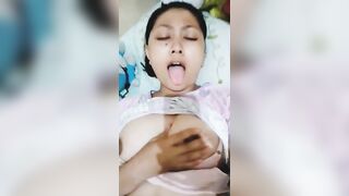 Vú to nứng lồn 32
