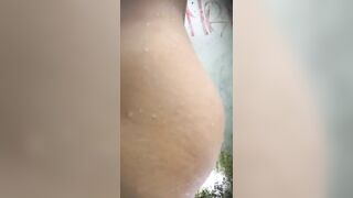 Quay lén chị vú to tắm 4