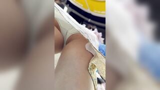 seri quay lén gái xinh mặc váy ngắn đi dạo phố - phần 27