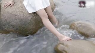 Chuyến đi du lịch dã ngoại cắm trại cùng 2 cô b thân xinh dâm