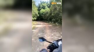 Hành trình dẫn em ghệ xinh dâm lên núi tránh nóng p2