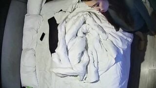 Hack cam chị gái trốn chồng đi đụ nhau với Bạch Nguyệt Quang trong khách sạn.