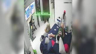 Hack Camera Vợ Chồng Lén Địt Nhau Sau Lưng Con