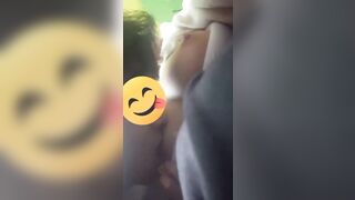 Vào quán trà sữa, mút sữa em yêu