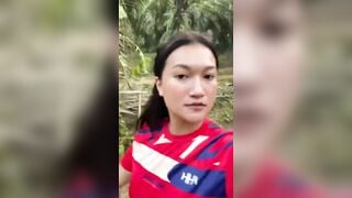 Dụ dỗ vợ thằng khác ra vườn vắng đụ cho sướng con cặc.