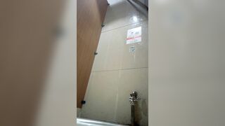 seri đặt cam quay lén nhà vệ sinh nữ em nào đít cũng to lồn múp - phần 32