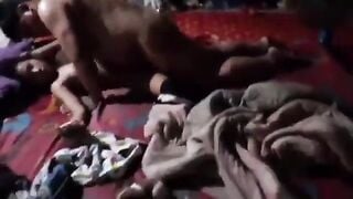 Ba rủ bạn nhậu về some với con gái loli rồi quay phim lại P1