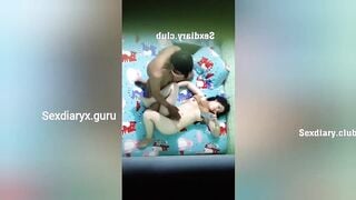 Quay lén thằng bạn dẫn bồ về nhà đụ
