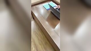 Em nhân viên nhà cái muốn tăng lương dâng lồn cho sếp