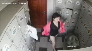 hack cam phòng thay đồ bể bơi bé nào cũng trắng trẻo dáng đẹp - phần 9