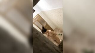 đột nhập dãy trọ sinh viên để quay lén mấy em tắm đúng là rửa mắt - phần 12