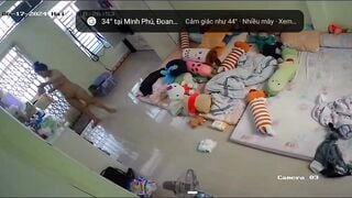 con gái ở nhà một mình là cởi chuồng phải không