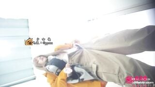quay lén em hs trong nhà vệ sinh công cộng