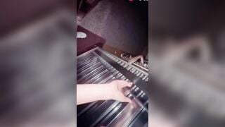 Em họ k9 đi học về ghé nhà anh họ biến thái chơi và cái kết