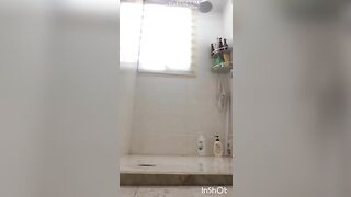 E HÀNG MỚI NHÚ , GỬI CLIP TẮM TIÊN CHO NY