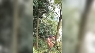 Vợ đi rừng rủ người lạ public