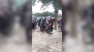 1 đám đánh ghen lột quần của con nhân tình chạy.