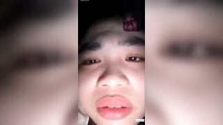 Nữa đêm call video nói chuyện với em rau mà thèm quá bắt e show vú xem xíu