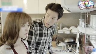 đụ em siger mom từ trên giường tới phòng tắm