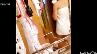 MẸ CON CHỊ HÀNG XÓM TẮM TRUỒNG