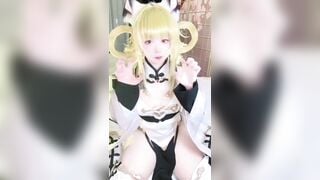 Em loli học sinh cosplay dễ thương show hàng