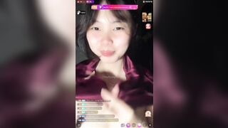 Bé YNhi em teen sinh viên hàng non dáng múp livetream show hàng kiếm thêm thu nhập p1