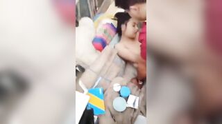 Nhỏ em họ 16 tuổi sáng sớm bị anh họ đè đụ muốn rách lồn luôn rồi.