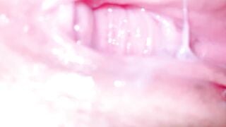 Bên trong lồn sau khi địt