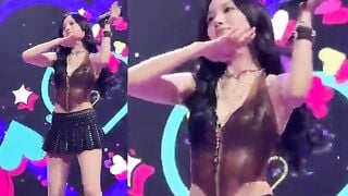 Gái xinh mặc lọt khe di diễn bị soi hàng cực dâm