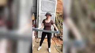 Zai nào cặc to muốn làm chủ quán VLXD thì về với chị