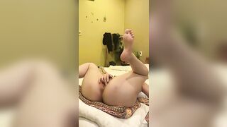 Việc của em là nằm ngửa, còn lại để anh lo