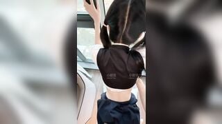 Cặc dài dập bé em họ mình dây bím múp nhỏ nhắn bên cửa sổ vừa địt vừa ngắm cảnh sướng
