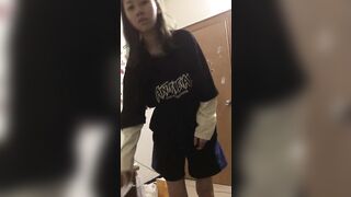 E teen dân chơi TQ thiếu tiền nên tự quay vid khỏa thân vạch lồn thâm ra quay để vay1
