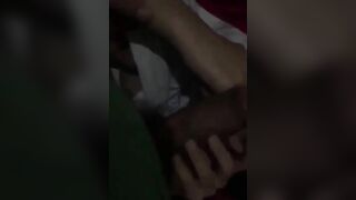 Đang bú cu cho người yêu thì chồng gọi làm em tụt hứng