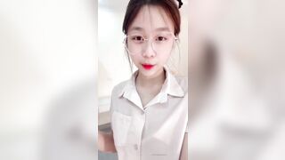 Em teen kính cận dáng đẹp mặt dâm call sex
