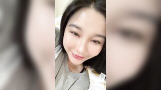 Vú to thủ dâm 98