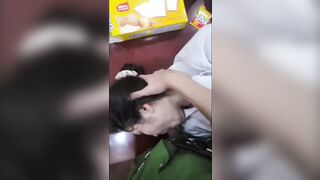 Mới nghĩ hè em học sinh cuối cúp đến bú cu cho anh người yêu công an.