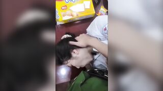 Mới nghĩ hè em học sinh cuối cúp đến bú cu cho anh người yêu công an.