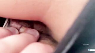 Lén vạch quần bé em họ ngủ trưa say như chết ra quay lén móc lồn rỉ nước